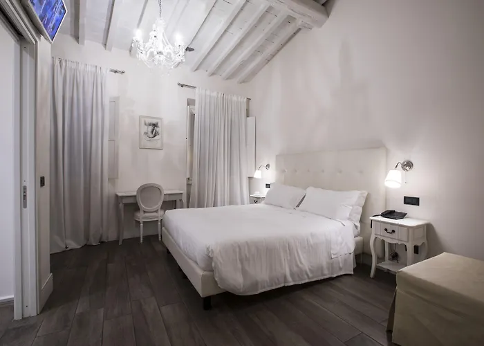 Tornabuoni View Bed & Breakfast Florence